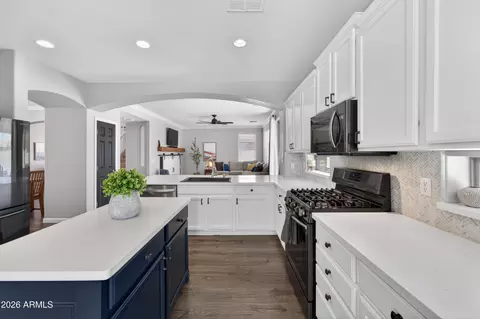 Kitchen - 1250 E Indigo St, Gilbert, AZ 85298 photo 5 of 6