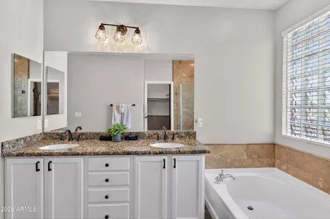 Bath - 1250 E Indigo St, Gilbert, AZ 85298 photo 2 of 6