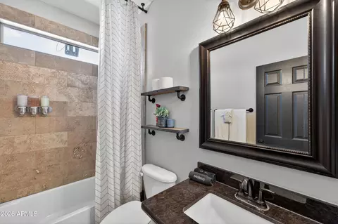 Bath - 1250 E Indigo St, Gilbert, AZ 85298 photo 5 of 6