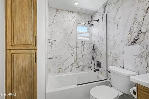 Bath - 7844 N 17th Ave, Phoenix, AZ 85021 photo 4 of 6