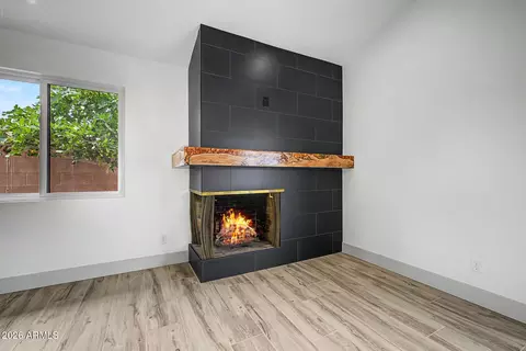 Living - 7844 N 17th Ave, Phoenix, AZ 85021 photo 4 of 5