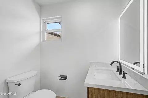 Bath - 7844 N 17th Ave, Phoenix, AZ 85021 photo 6 of 6