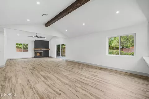 Living - 7844 N 17th Ave, Phoenix, AZ 85021 photo 1 of 5