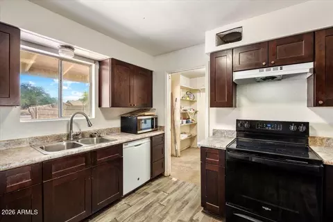 Kitchen - 403 S Cardinal Dr, Apache Junction, AZ 85120 photo 1 of 6