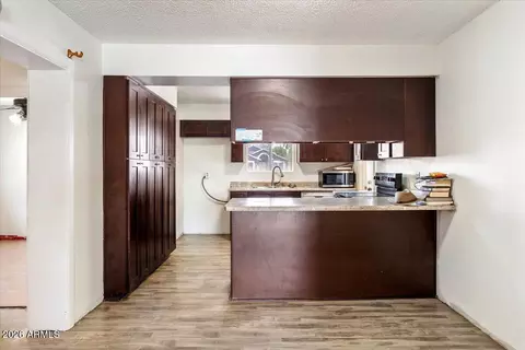 Kitchen - 403 S Cardinal Dr, Apache Junction, AZ 85120 photo 2 of 6