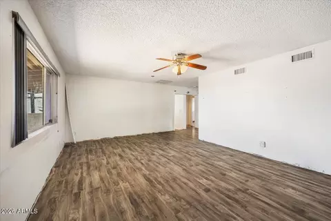 Living - 403 S Cardinal Dr, Apache Junction, AZ 85120 photo 1 of 2