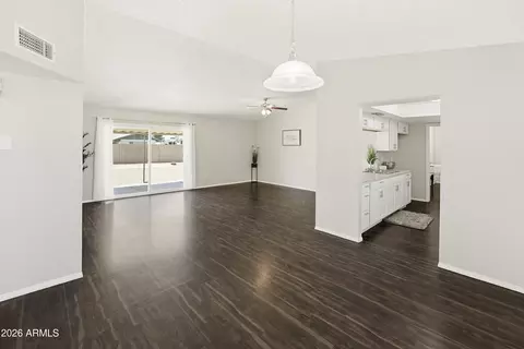 Living - 4041 W Pershing Ave, Phoenix, AZ 85029 photo 1 of 7
