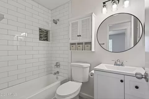 Bath - 20609 N 5th Ave, Phoenix, AZ 85027 photo 2 of 2
