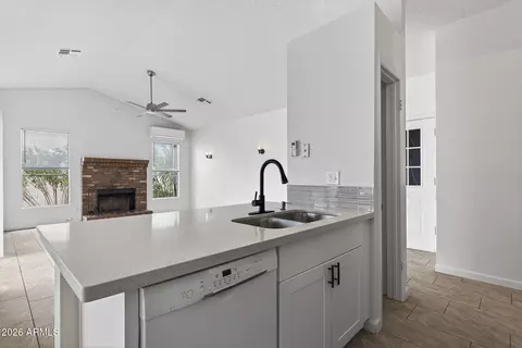 Kitchen - 20609 N 5th Ave, Phoenix, AZ 85027 photo 4 of 4