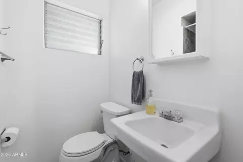 Bath - 1466 E 2nd St, Mesa, AZ 85203 photo 1 of 3