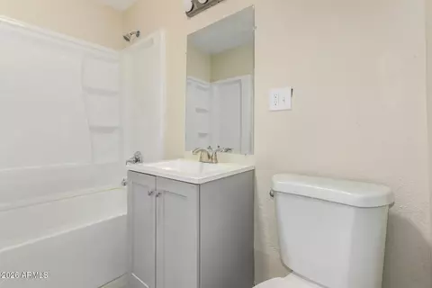 Bath - 115 N 33rd Ave, Phoenix, AZ 85009 photo 1 of 1