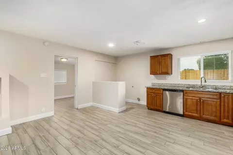 Entry Way - 115 N 33rd Ave, Phoenix, AZ 85009 photo 1 of 2