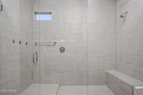 Bath - 6610 E Marisa Ln, Phoenix, AZ 85054 photo 3 of 7