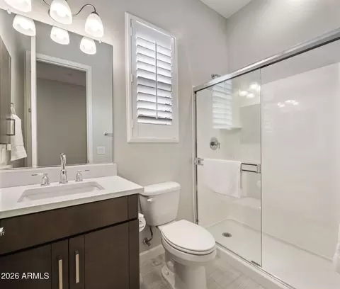 Bath - 6610 E Marisa Ln, Phoenix, AZ 85054 photo 5 of 7