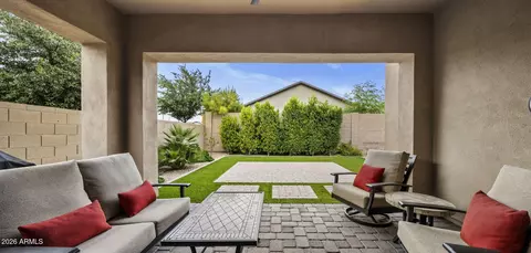 Exterior - 6610 E Marisa Ln, Phoenix, AZ 85054 photo 4 of 17