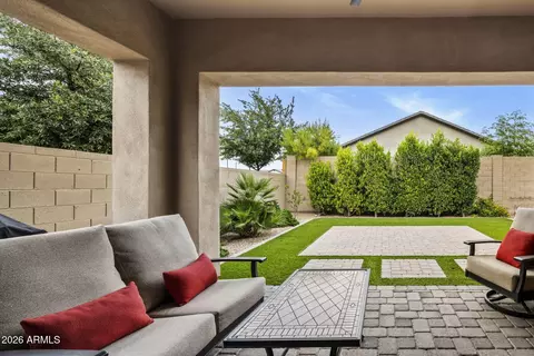 Exterior - 6610 E Marisa Ln, Phoenix, AZ 85054 photo 3 of 17