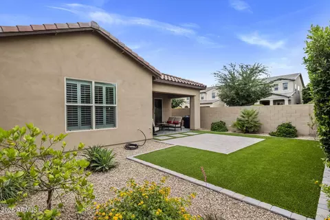 Exterior - 6610 E Marisa Ln, Phoenix, AZ 85054 photo 8 of 17