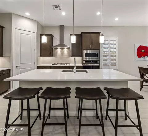 Kitchen - 6610 E Marisa Ln, Phoenix, AZ 85054 photo 7 of 9