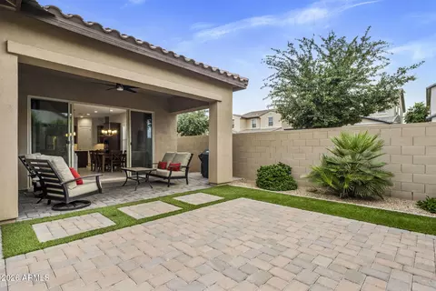 Exterior - 6610 E Marisa Ln, Phoenix, AZ 85054 photo 9 of 17