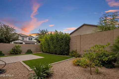 Exterior - 6610 E Marisa Ln, Phoenix, AZ 85054 photo 12 of 17