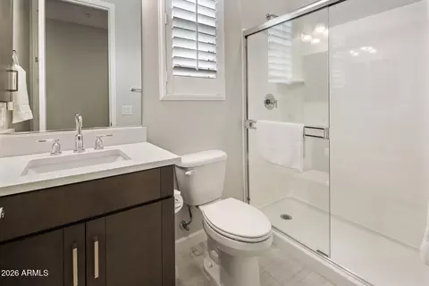 Bath - 6610 E Marisa Ln, Phoenix, AZ 85054 photo 4 of 7