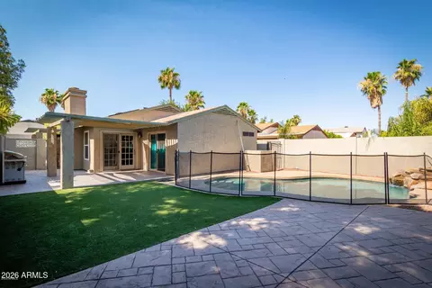 Exterior - 924 Escuda Dr, Phoenix, AZ 85024 photo 9 of 9