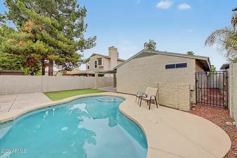 Exterior - 924 Escuda Dr, Phoenix, AZ 85024 photo 8 of 8
