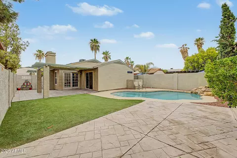 Exterior - 924 Escuda Dr, Phoenix, AZ 85024 photo 4 of 8