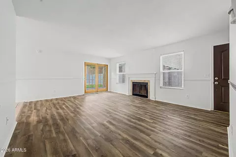 Living - 924 Escuda Dr, Phoenix, AZ 85024 photo 1 of 3