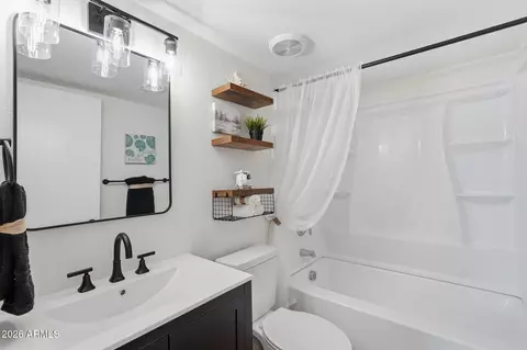 Bath - 247 E Fordham Dr, Tempe, AZ 85283 photo 1 of 2