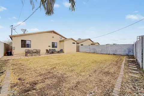Exterior - 2743 E Tamarisk Ave, Phoenix, AZ 85040 photo 5 of 7