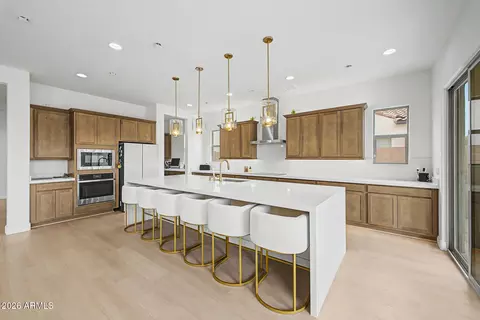 5844 W Mauna Loa Ln, Glendale, AZ 85306