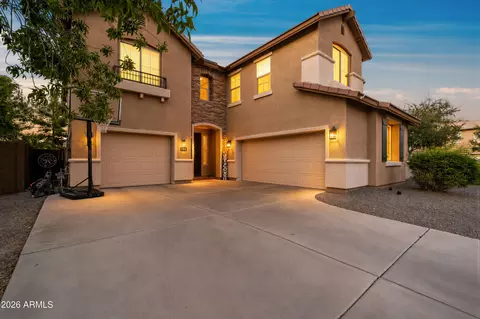 Exterior - 742 E Kingbird Dr, Gilbert, AZ 85297 photo 2 of 5