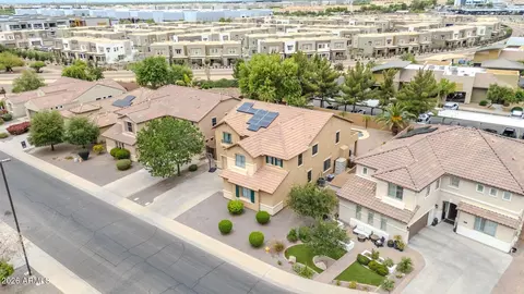 View/Area - 742 E Kingbird Dr, Gilbert, AZ 85297 photo 2 of 6