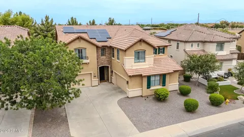 Exterior - 742 E Kingbird Dr, Gilbert, AZ 85297 photo 2 of 8