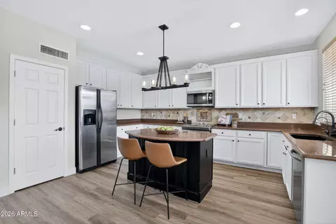 Kitchen - 2861 E Brooks Ct, Gilbert, AZ 85296 photo 2 of 3