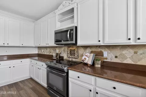 Kitchen - 2861 E Brooks Ct, Gilbert, AZ 85296 photo 3 of 3