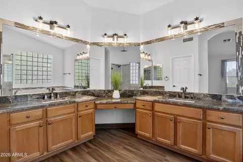 Bath - 2861 E Brooks Ct, Gilbert, AZ 85296 photo 2 of 4