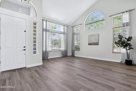 Living - 2861 E Brooks Ct, Gilbert, AZ 85296 photo 2 of 6
