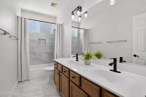 Bath - 2861 E Brooks Ct, Gilbert, AZ 85296 photo 4 of 4