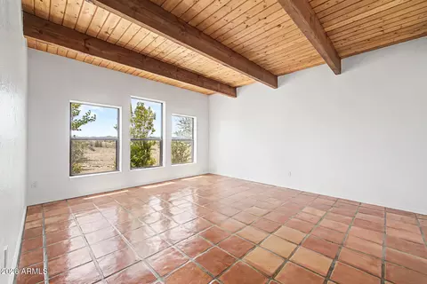 Living - 6 Buckskin Ln, Sonoita, AZ 85637 photo 3 of 6