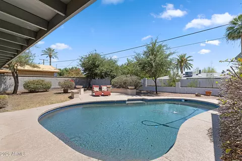 Exterior - 317 E Griswold Rd, Phoenix, AZ 85020 photo 14 of 15