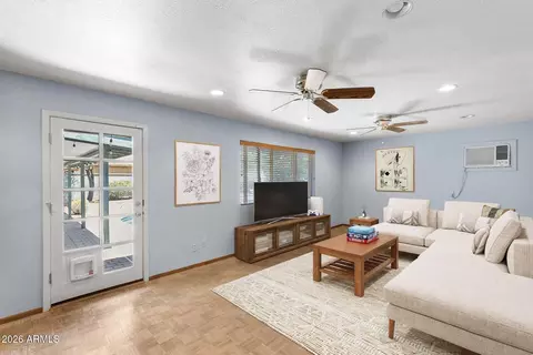 Living - 317 E Griswold Rd, Phoenix, AZ 85020 photo 5 of 5