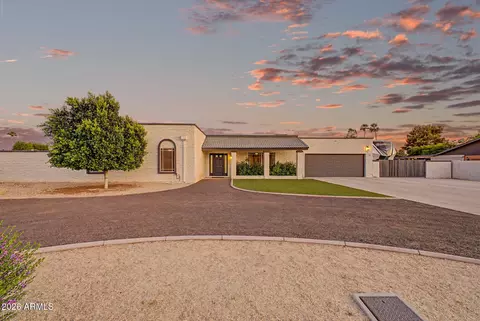 7115 W John Cabot Rd, Glendale, AZ 85308