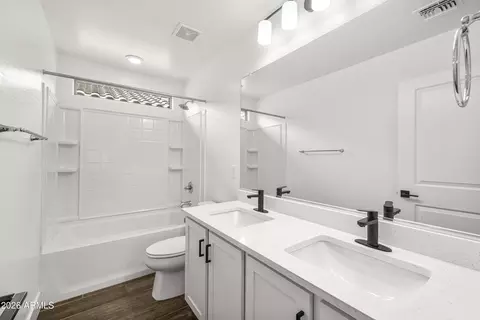 Bath - 1707 S 83rd Pl, Mesa, AZ 85209 photo 3 of 4