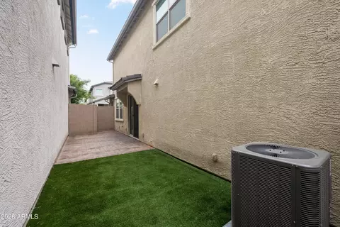 Exterior - 1707 S 83rd Pl, Mesa, AZ 85209 photo 3 of 8