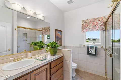 Bath - 5851 E Blue Oak Ct, Hereford, AZ 85615 photo 3 of 3