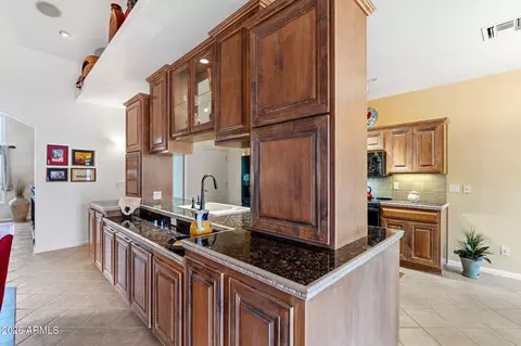 Kitchen - 5851 E Blue Oak Ct, Hereford, AZ 85615 photo 2 of 5