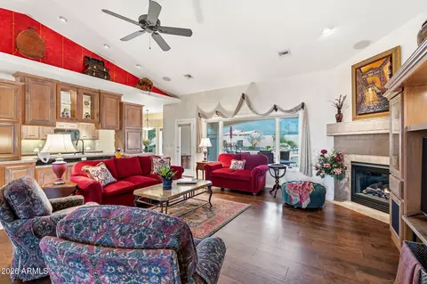 Living - 5851 E Blue Oak Ct, Hereford, AZ 85615 photo 2 of 3