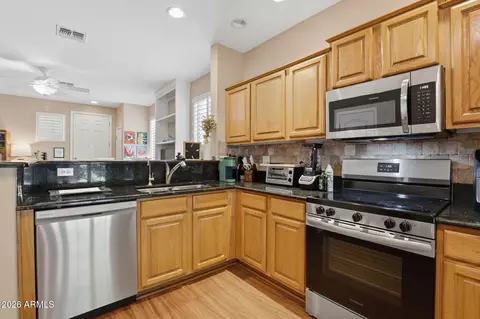 Kitchen - 881 S Porter St, Gilbert, AZ 85296 photo 2 of 4
